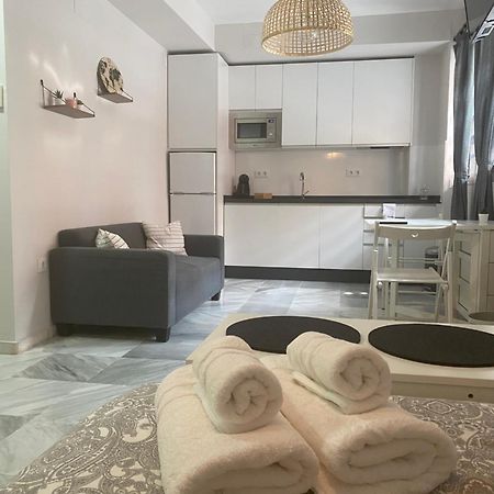 Quattro Triana En Salado Apartment Seville Exterior photo